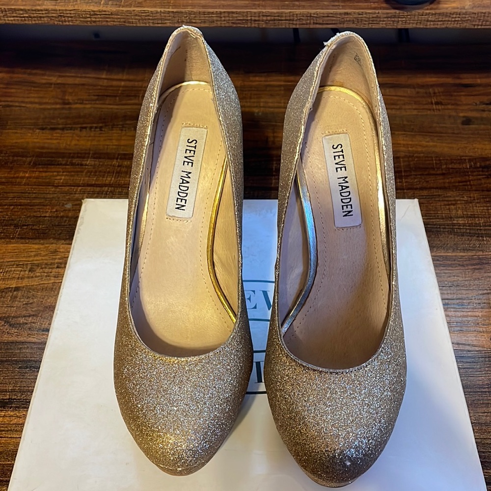 Steve Madden gold glitter heels, size 7.5, used